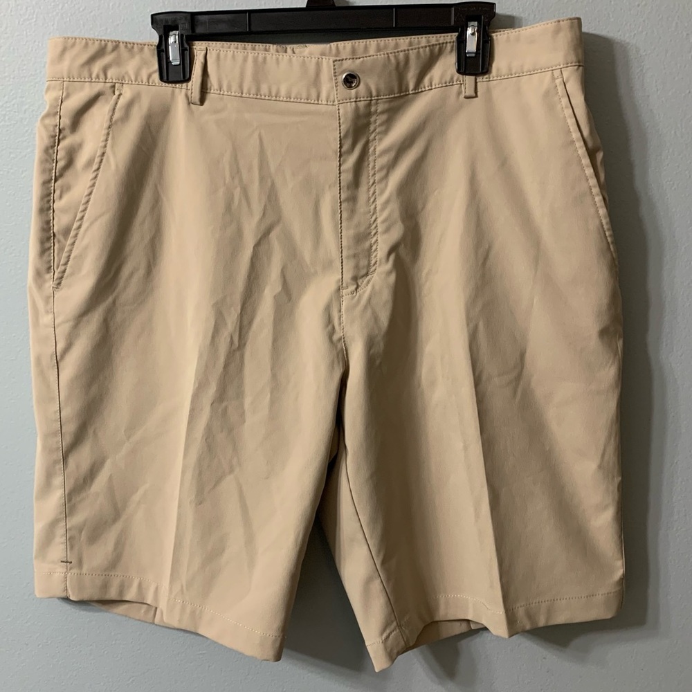 Calvin Klein NWOT Men’s Short Size 36 Beige
